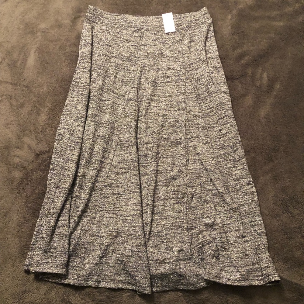 Gap skirt